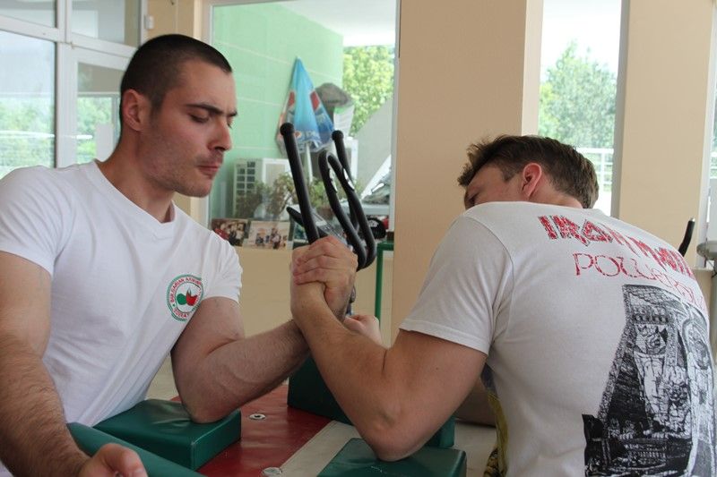 Бургаският Херкулес Митко Щерев ще се бори за медал на световното по канадска борба (Снимки) - E-Burgas.com